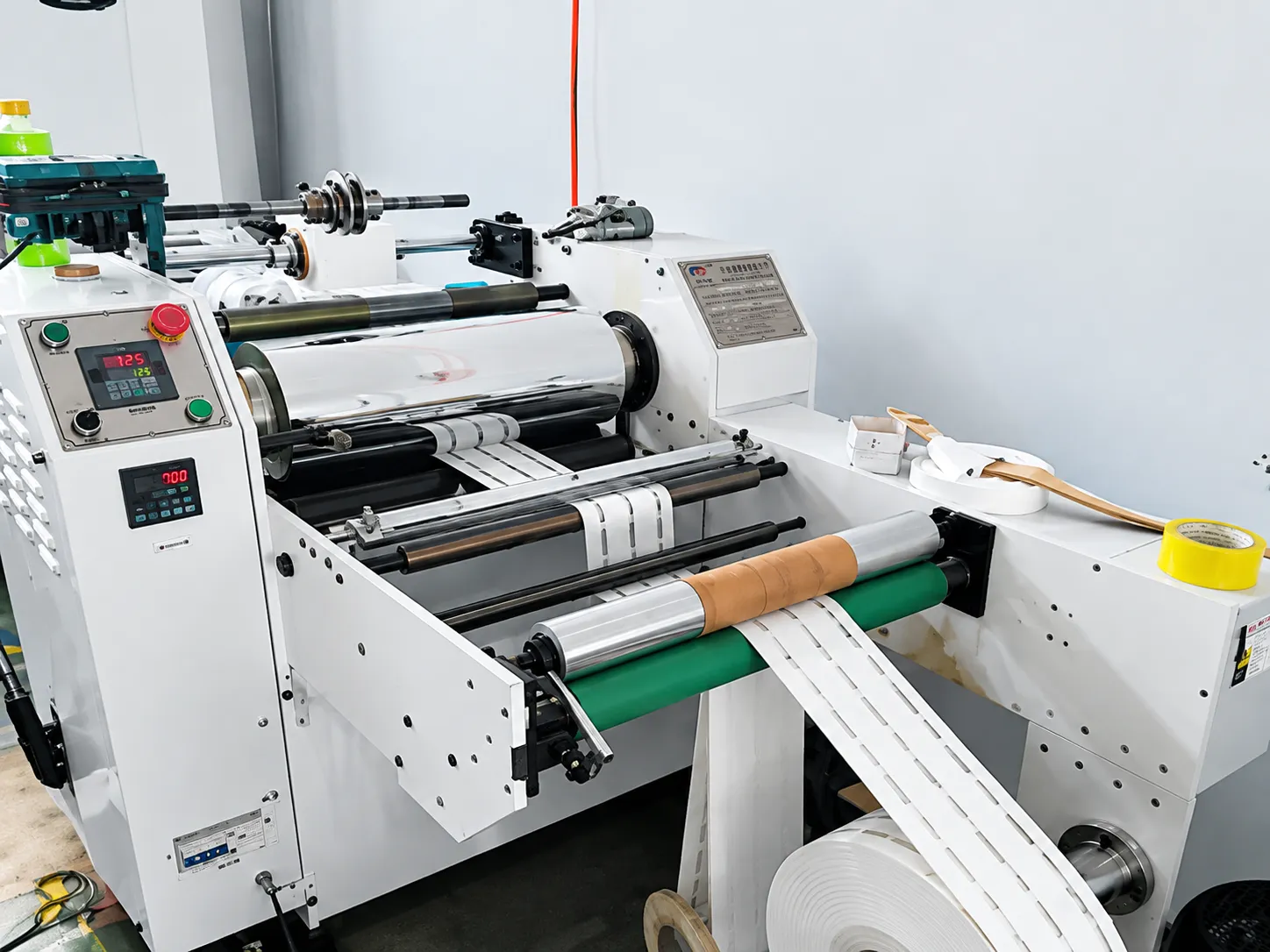 Teknologi Percetakan Flexographic UV Lanjutan Menaik Taraf Kecekapan Pengeluaran Label